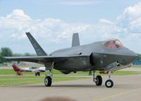 11-5033 @ KOSH - At AirVenture. - by paulp