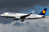 D-AINA @ EDDH - Lufthansa (DLH/LH) - by CityAirportFan