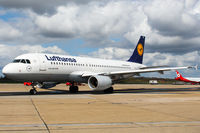 D-AIZN @ EDDH - Lufthansa (DLH/LH)