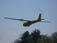 N2615H @ 2OH9 - SGS 2-33A On Final Approach - by Christian Maurer