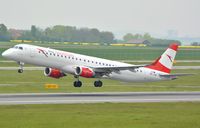 OE-LWD @ LOWW - A new Erj-195LR for Austrian Airlines at VIE/LOWW - by Paul H