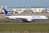 N775UA @ EBBR - Take off on rwy 07R. - by Raymond De Clercq