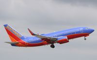 N7713A @ KHOU - Boeing 737-700 - by Mark Pasqualino