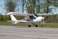OO-E24 @ EBUL - Participant of the precision landing contest EBUL. - by Stef Van Wassenhove