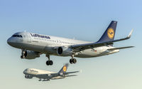 D-AIUM @ EDDF - on final RW07L - by Friedrich Becker