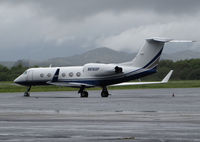 N816SP @ KAPC - Lockton Enterprises Inc. (Kansas City, MO) 2001 Gulfstream Aerospave G-IV in from KAPA @ rainy Napa County Airport, CA - by Steve Nation