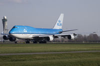 PH-BFC @ EHAM - Amsterdam - by Roberto Cassar
