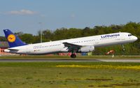 D-AIRU @ EDDF - LH A321 rotating. - by FerryPNL