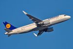 D-AIUE @ EDDF - Climbing out of EDDF