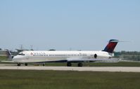 N985DL @ KIND - MD-88