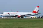 OE-LAZ @ VIE - Austrian Airlines - by Chris Jilli