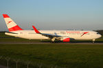 OE-LAY @ VIE - Austrian Airlines