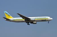 JA01HD @ RJCC - final approach rwy 19L - by A.Itoh