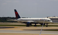 N555NW @ KATL - Taxi Atlanta - by Ronald Barker