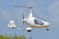 G-OTZZ @ X3CX - Landing at Northrepps. - by Graham Reeve