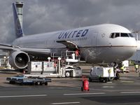 N656UA @ LFPG - UNITED at CDG parking S24 - by Jean Goubet-FRENCHSKY