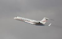N5569 @ KLAS - Gulfstream GV-SP