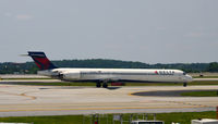 N924DN @ KATL - Taxi Atlanta - by Ronald Barker