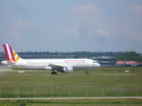 D-AIQE @ EDDS - Airbus A320 - by Christian Maurer