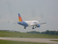 N303NV @ CVG - Airbus A319 on Final - by Christian Maurer