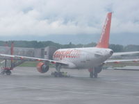 HB-JZR @ LSGG - EasyJet A320 - by Christian Maurer