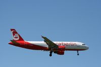 D-ABZC @ EKCH - D-ABZC landing rw 04L - by Erik Oxtorp