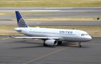 N415UA @ KPDX - Airbus A320 - by Mark Pasqualino