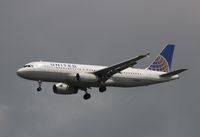 N482UA @ KPDX - Airbus A320