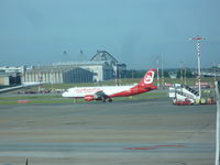 D-ABZN @ EDDH - Airbus A320 - by Christian Maurer
