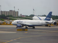 N524JB @ EWR - JetBlue A320 - by Christian Maurer