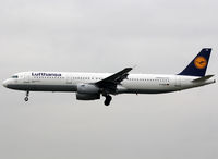 D-AISQ @ LEBL - Landing rwy 25R - by Shunn311
