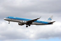 PH-EZR @ EKCH - PH-EZR landing rw 22L - by Erik Oxtorp