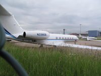 N336EB @ EGGW - at luton biz world - by magnaman