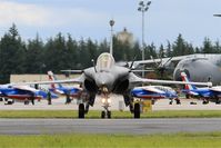 142 @ LFOA - Dassault Rafale C, Taxiing to holding point rwy 24, Avord Air Base 702 (LFOA) Open day 2016 - by Yves-Q