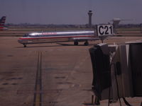 N471AA @ DFW - MADDOG coming in to pick me up - by Christian Maurer