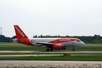 G-EZBY @ EKCH - G-EZBY now in new c/s. Taking off rw 22R - by Erik Oxtorp