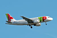 CS-TTI @ EGLL - Airbus A319-111 [0933] (TAP Portugal) Home~G 07/06/2015. On approach 27L.