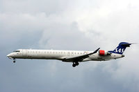 OY-KFA @ EKCH - OY-KFA landing rw 22L - by Erik Oxtorp