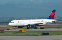 N343NW @ KDEN - Taxi Denver - by Ronald Barker