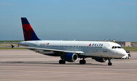 N343NW @ KDEN - Taxi Denver - by Ronald Barker