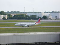 N418YX @ CMH - American Eagle ERJ-175