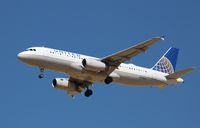 N444UA @ KDEN - Airbus A320