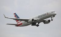 N173AN @ MIA - American - by Florida Metal