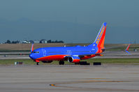 N8625A @ KDEN - Taxi Denver - by Ronald Barker