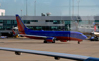N8633A @ KDEN - Taxi Denver - by Ronald Barker