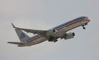 N195AN @ MIA - American - by Florida Metal
