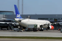 LN-RKM @ EKCH - At Kastrup - by Micha Lueck