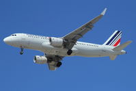 F-HEPG @ LLBG - Flight from Paris before landing on runway 30. - by ikeharel