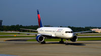 N530US @ KATL - Taxi Atlantas - by Ronald Barker