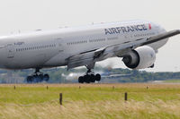 F-GSPT @ LFPG - CDG landing